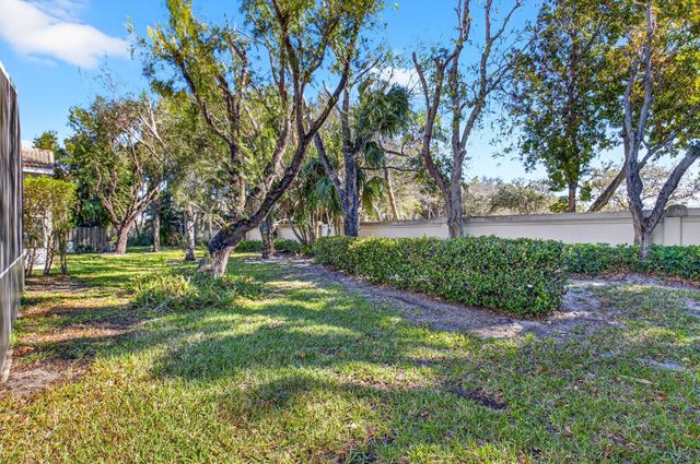 9820 Lemonwood Drive, Boynton Beach, FL 33437
