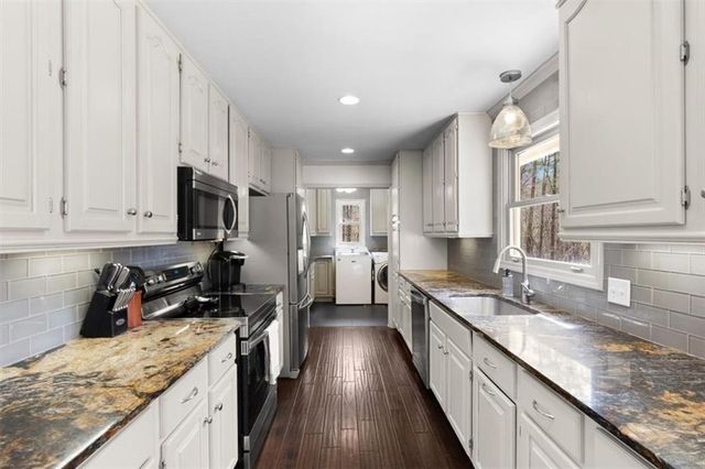 640 Overlook Trail, Acworth, GA 30101