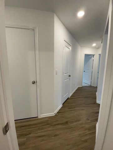 125 Madrid, Kyle, TX 78640