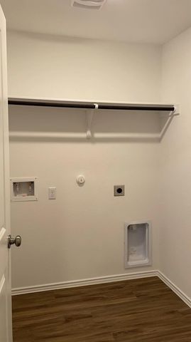 125 Madrid, Kyle, TX 78640