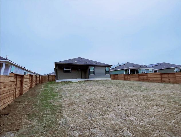 125 Madrid, Kyle, TX 78640