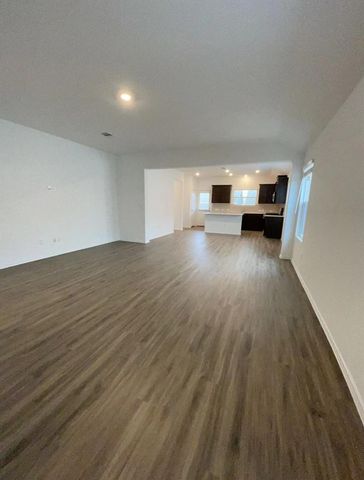 125 Madrid, Kyle, TX 78640