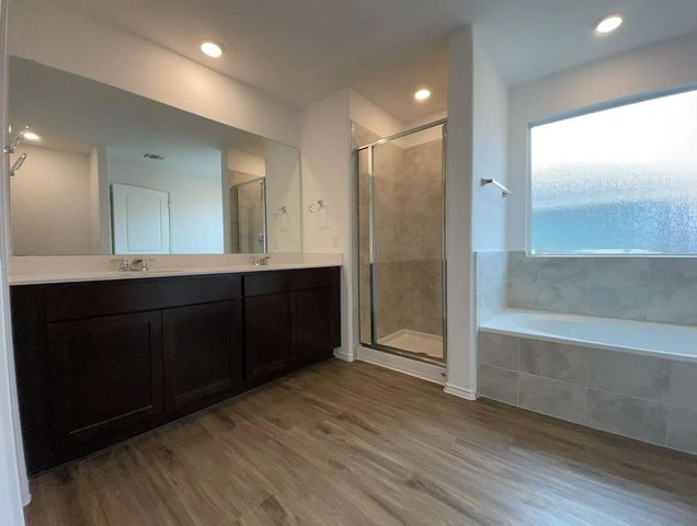 125 Madrid, Kyle, TX 78640