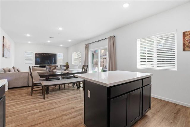 5032 Cloud Burst Way, Roseville, CA 95747