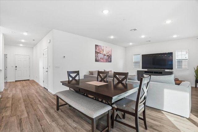 5032 Cloud Burst Way, Roseville, CA 95747