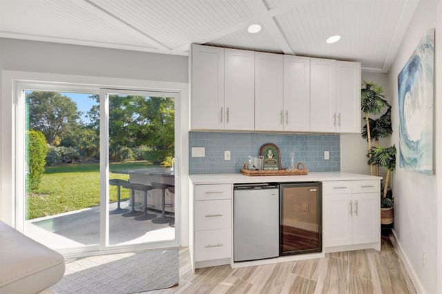 10355 Seagrape Way, Palm Beach Gardens, FL 33418