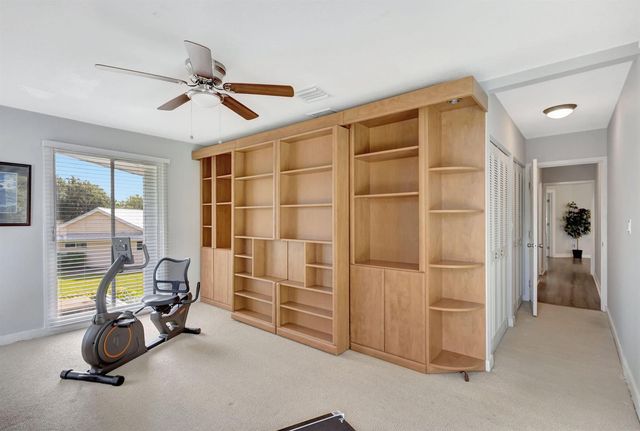 10355 Seagrape Way, Palm Beach Gardens, FL 33418