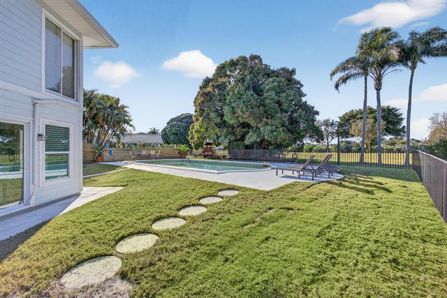 10355 Seagrape Way, Palm Beach Gardens, FL 33418