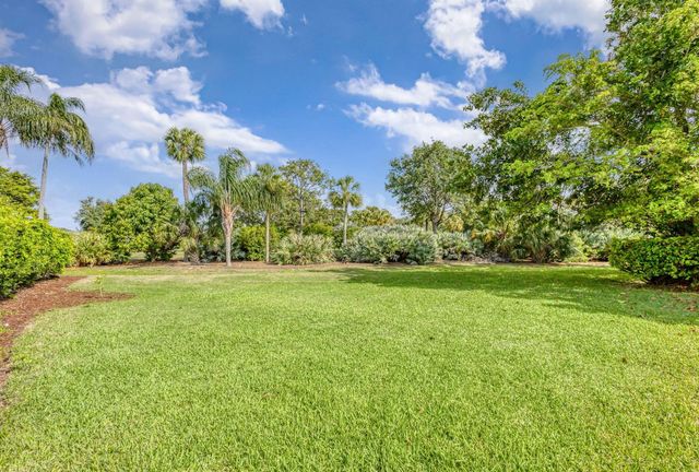 10355 Seagrape Way, Palm Beach Gardens, FL 33418