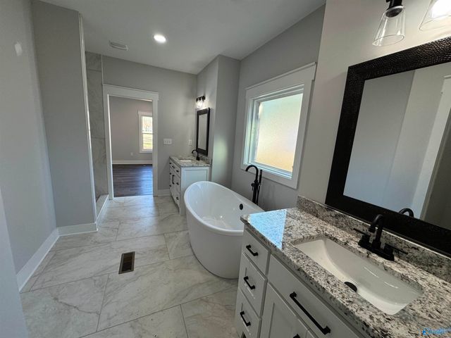 1324 South Broad Street, Albertville, AL 35950