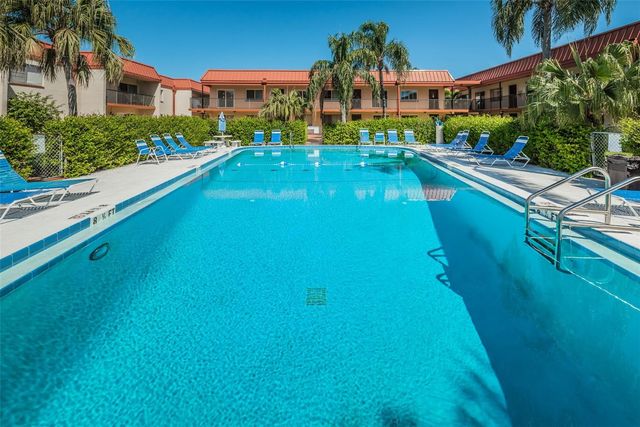 10365 PARADISE BOULEVARD 13, Treasure Island, FL 33706