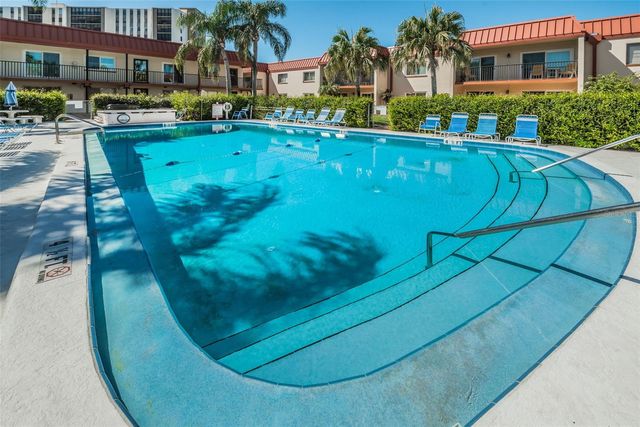 10365 PARADISE BOULEVARD 13, Treasure Island, FL 33706