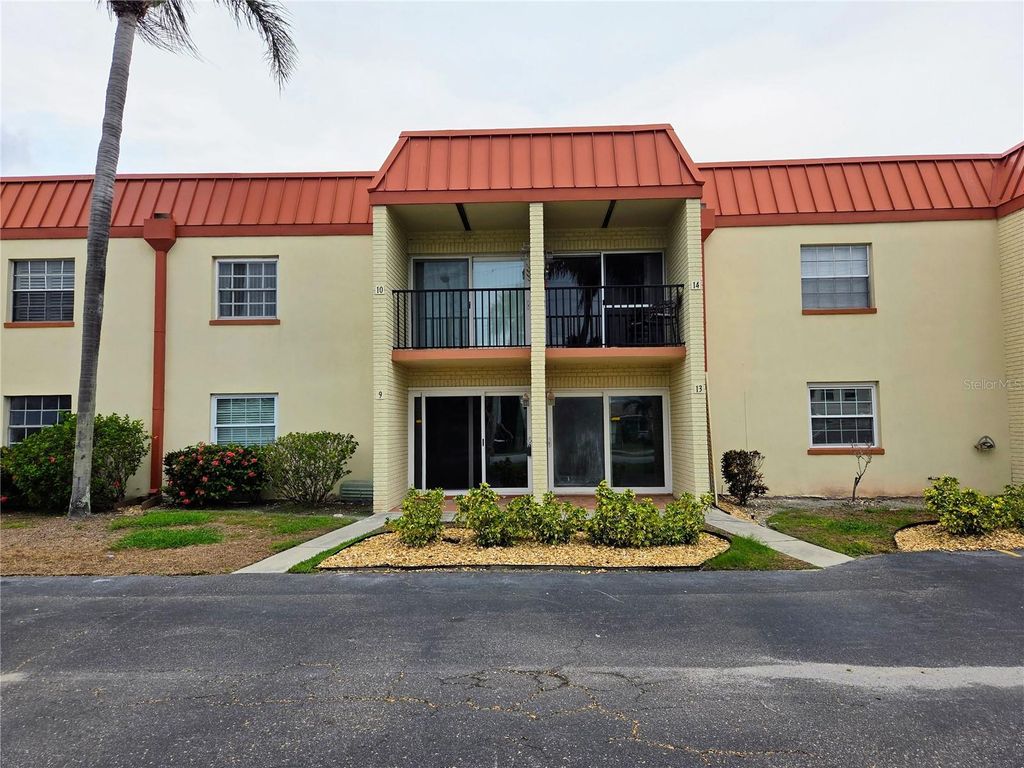 10365 PARADISE BOULEVARD 13, Treasure Island, FL 33706