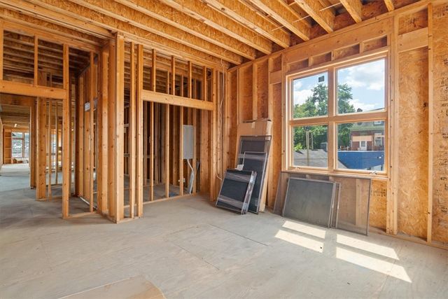 1717 Lowrie St, Troy Hill, PA 15212