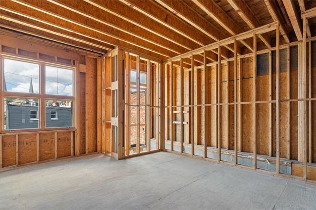 1717 Lowrie St, Troy Hill, PA 15212