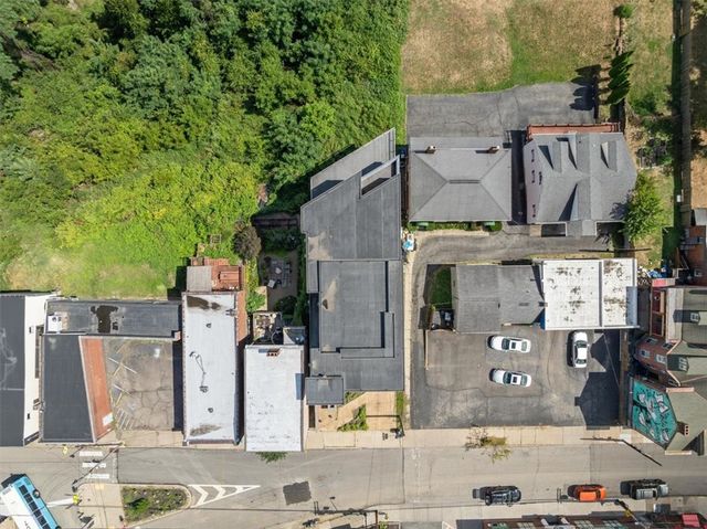 1717 Lowrie St, Troy Hill, PA 15212