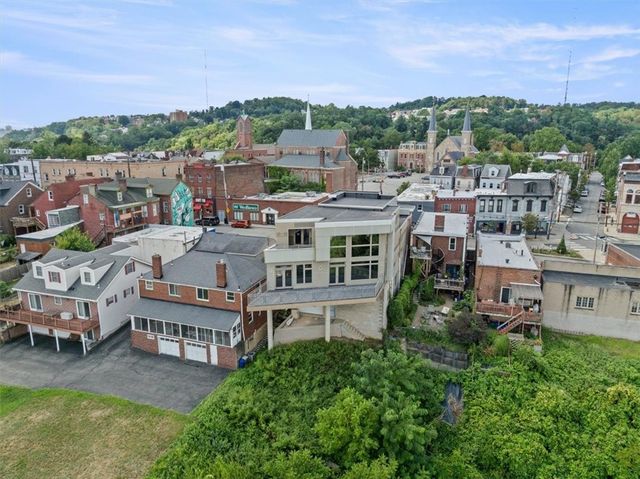 1717 Lowrie St, Troy Hill, PA 15212