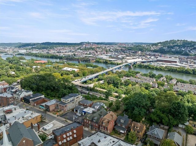 1717 Lowrie St, Troy Hill, PA 15212