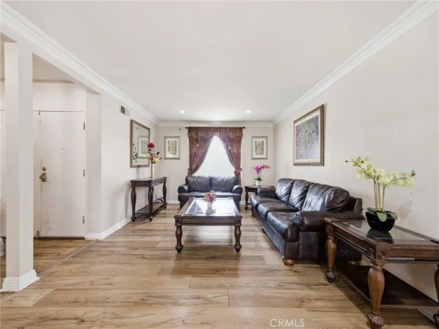 20259 Gifford, Winnetka, CA 91306