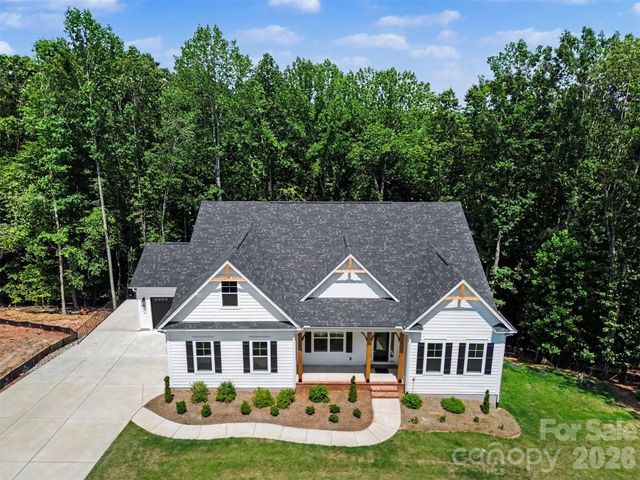 131 High Lake Drive, Statesville, NC 28677