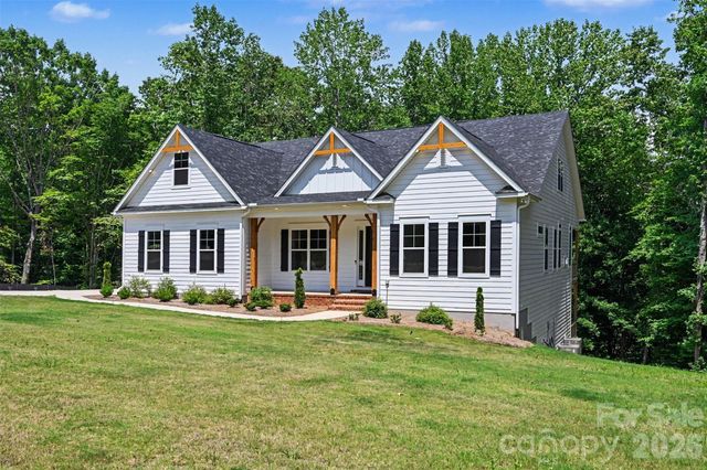 131 High Lake Drive, Statesville, NC 28677