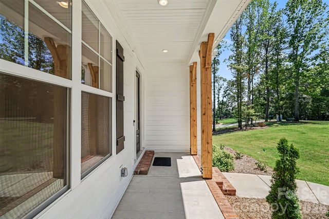 131 High Lake Drive, Statesville, NC 28677