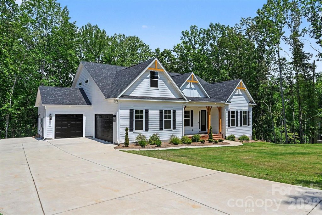 131 High Lake Drive, Statesville, NC 28677