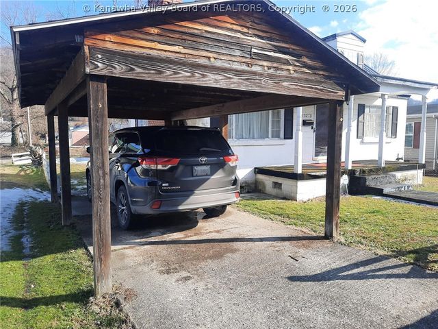 5210 Elaine Drive, Charleston, WV 25306