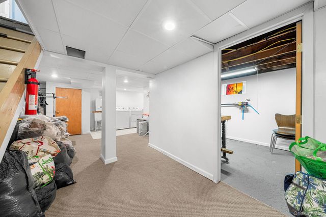 32 Broadway, New Hyde Park, NY 11040