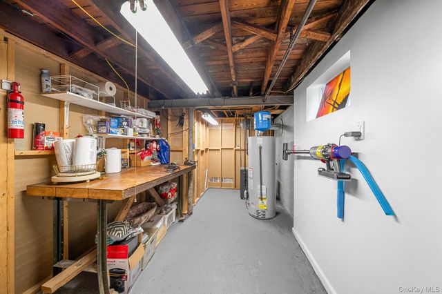 32 Broadway, New Hyde Park, NY 11040