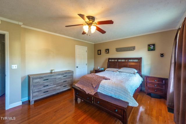 850 Topeka Drive, Mount Carmel, TN 37645