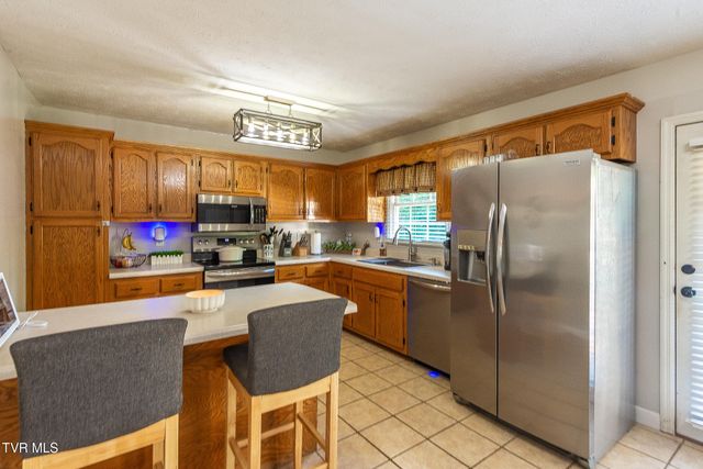 850 Topeka Drive, Mount Carmel, TN 37645