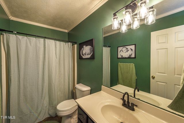 850 Topeka Drive, Mount Carmel, TN 37645
