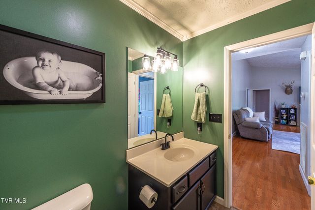 850 Topeka Drive, Mount Carmel, TN 37645