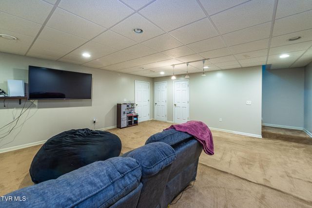 850 Topeka Drive, Mount Carmel, TN 37645