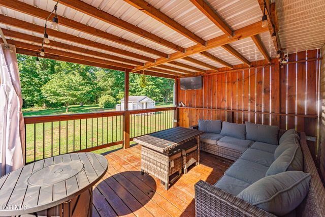 850 Topeka Drive, Mount Carmel, TN 37645
