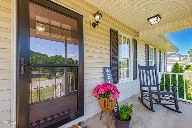 850 Topeka Drive, Mount Carmel, TN 37645