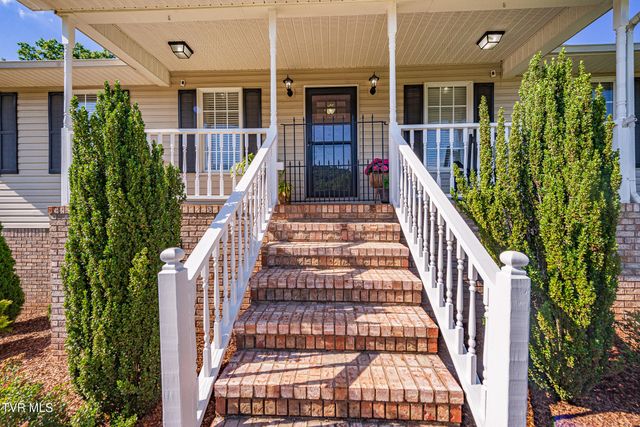 850 Topeka Drive, Mount Carmel, TN 37645