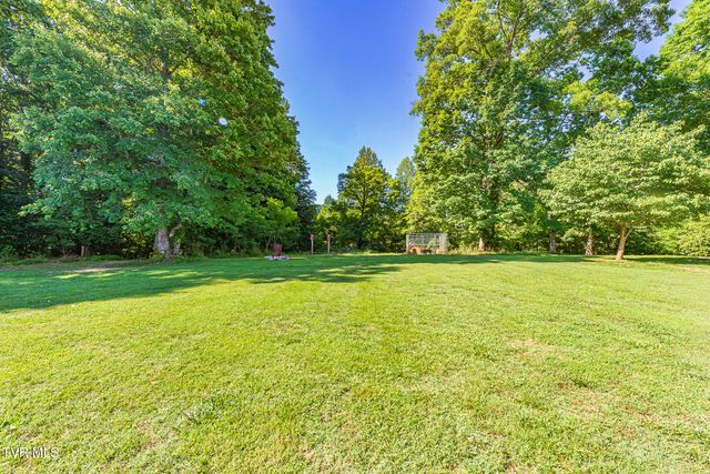 850 Topeka Drive, Mount Carmel, TN 37645