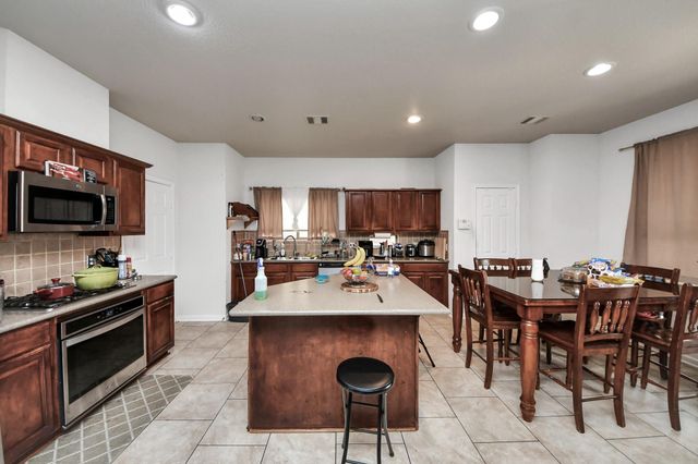 2619 Midnight Star Circle, Friendswood, TX 77546