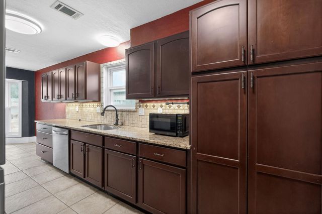 18731 Shannon Glen Lane, Houston, TX 77084
