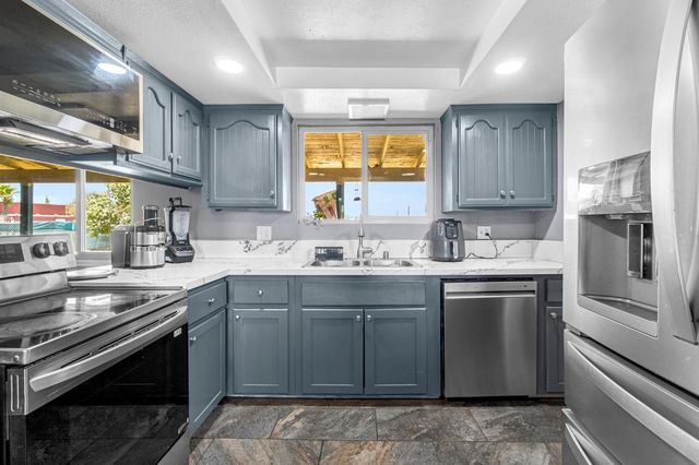 6852 W Mckinley Avenue, Fresno, CA 93723