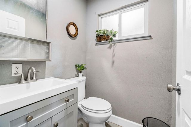 6852 W Mckinley Avenue, Fresno, CA 93723