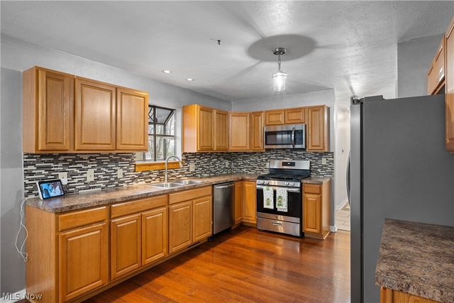 528 E Howe Road, Tallmadge, OH 44278