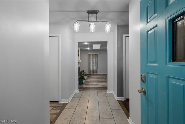 528 E Howe Road, Tallmadge, OH 44278