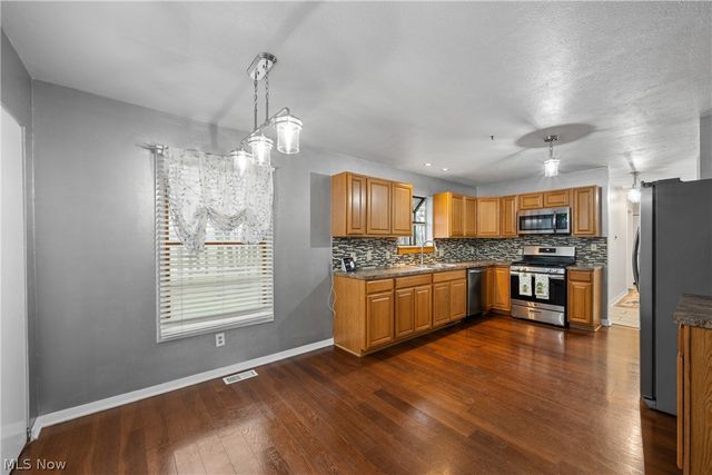 528 E Howe Road, Tallmadge, OH 44278