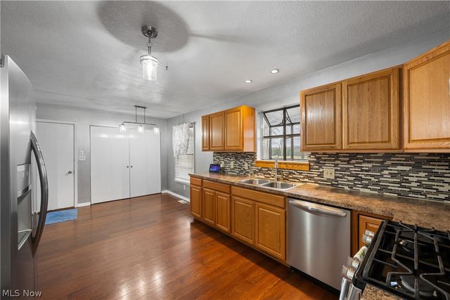 528 E Howe Road, Tallmadge, OH 44278