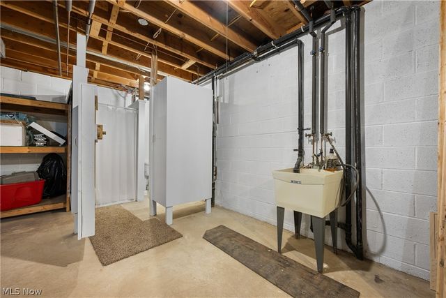 528 E Howe Road, Tallmadge, OH 44278