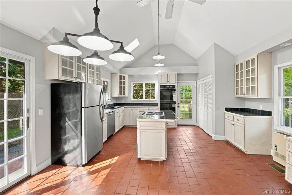68 Don Street, East Patchogue, NY 11772 — photo 3