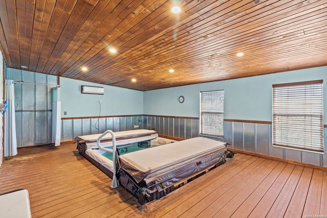 10219 Rafter O, Helotes, TX 78023